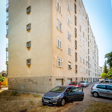 Boki 4 Apartman Zára